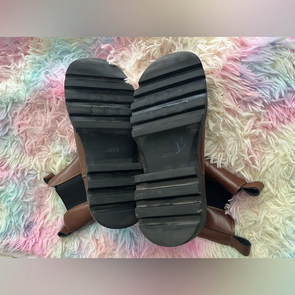 Daphne brown boots- Size 6.5 - Picture 9 of 12